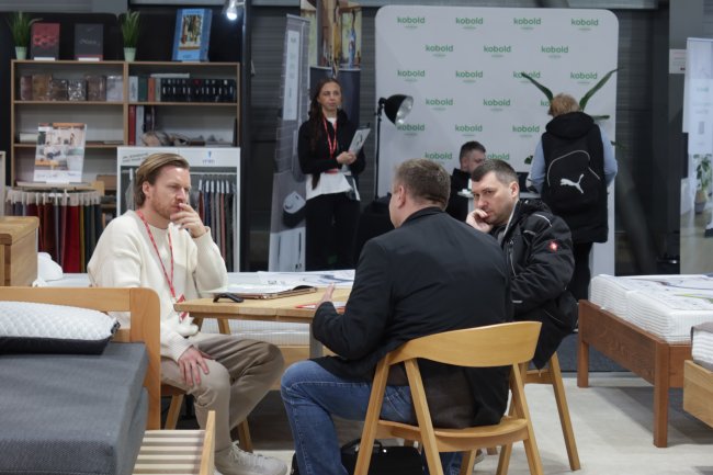 Veletrh byl zároveň místem osobních jednání, konzultací a navazování nových obchodních kontaktů.