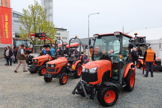 Kubota představila na veletrhu širokou nabídku kompaktních traktorů vhodných pro komunální i zemědělské využití.