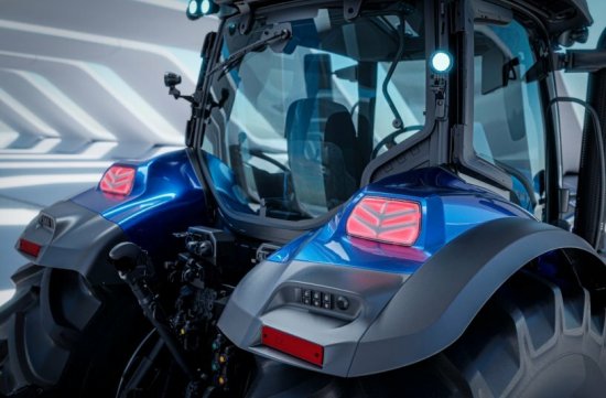  Nový moderní design se vyznačuje modrou barvou Dynamic Blue.
