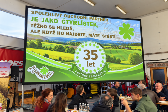Během setkání došlo i na ohlédnutí za historií AgroKonzulty Žamberk, která se zemědělci spolupracuje už více než 35 let.