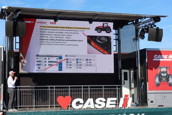 Nechybělo ani podrobné představení jednotlivých strojů, v tomto případě sklízecího kombajnu CASE IH AF9.