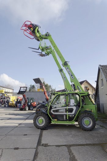 Teleskopický manipulátor Merlo patřil mezi výrazné exponáty a ukázal možnosti moderní manipulace s materiálem.