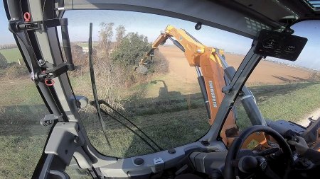 Kabina je navržena s ohledem na dlouhodobé nasazení v náročných podmínkách.