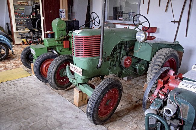 Traktor Svoboda 15 v Muzeu historických vozidel, zemědělské techniky a řemesel v Pořežanech. Foto: Jan Kameníček, Wikimedia Commons, CC BY-SA 4.0