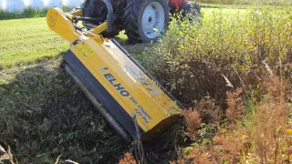 Mulčovač Elho při práci v terénu