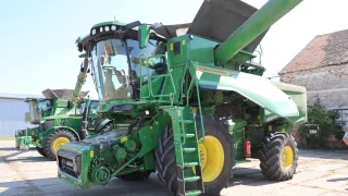 Sklízecí mlátička John Deere