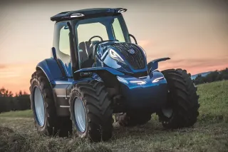 Modrý koncept traktoru New Holland poháněného metanem