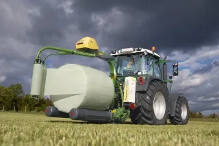 Balička Krone EasyWrap ovíjí balík píce