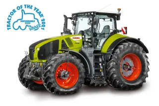 Traktor Claas Axion 960 s grafikou ocenění Tractor of the Year 2021