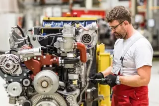 Motor Deutz v montážní hale