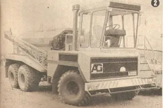 Historický samojízdný aplikátor PAG-7