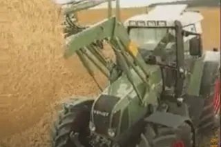 Traktor Fendt Favorit s čelním nakladačem; náhled historického videa