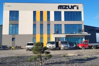 Budova nového výrobního závodu Mzuri.