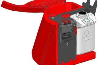 Detail nádrže systému Kverneland pro bezpečné plnění postřikovače.