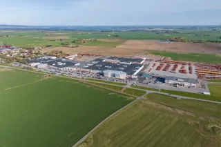 Letecký pohled na tovární areál Väderstad.