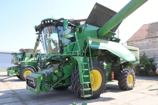 Sklízecí mlátička John Deere