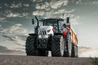 STEYR Cervus CVT s přívěsem