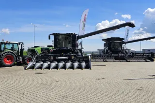 Sklízecí technika a traktory vystavené na akci Agromex