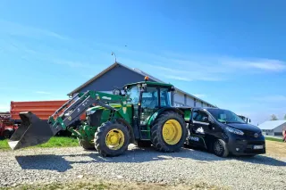 Měření výkonu traktoru na vývodovém hřídeli (PTO) pomocí mobilní zkušební brzdy.