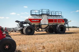 Secí stroj Case IH na poli