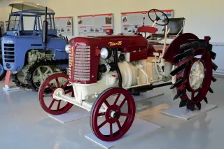 traktor Zetor 25 vystavený v Zetor Gallery v Brně-Líšni