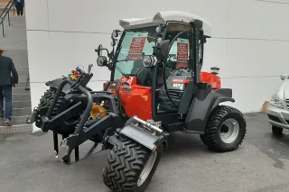 Komunální nosič nářadí vystavený na akci Agro Alpin v Innsbrucku