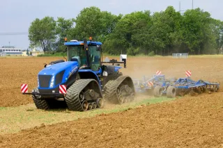 New Holland s pásovými jednotkami ATI