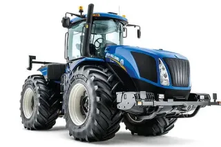 Modrý traktor New Holland T9 na bílém pozadí