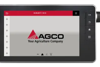Terminál AGCO Fieldstar 5 na bílém pozadí