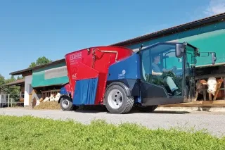 Elektrický krmný vůz Siloking u krav