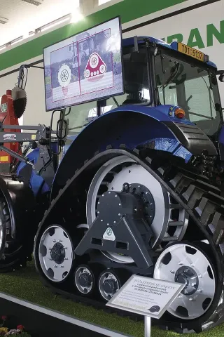 Demonstrační traktor Zetor Forterra vystavený společností Agrotrans Otice s.r.o.