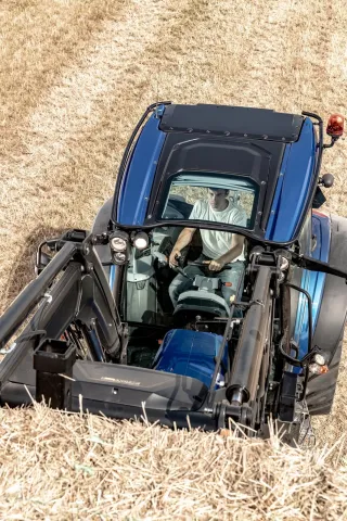 Valtra A HiTech 4