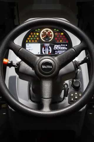 Valtra A HiTech 4
