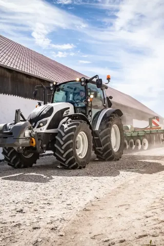 Valtra A HiTech 4