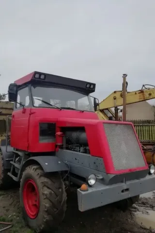 Traktor vyrobený v domácích podmínkách a z běžně dostupných dílů - Praga, Liaz, Zetor apod.