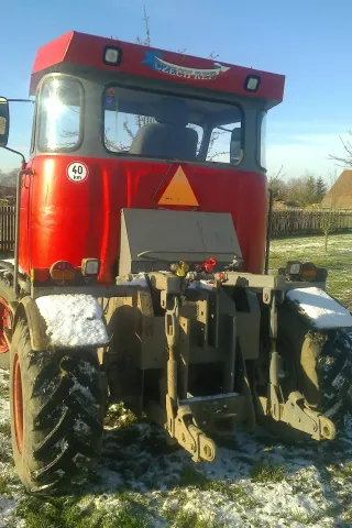 Traktor vyrobený v domácích podmínkách a z běžně dostupných dílů - Praga, Liaz, Zetor apod.