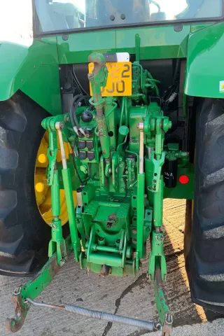 John Deere 7810 v originálním stavu byl nedávno na prodej