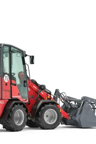Nový elektrický nakladač Weidemann Hoftrac 1190e bez emisí s lithium-iontovou baterií.