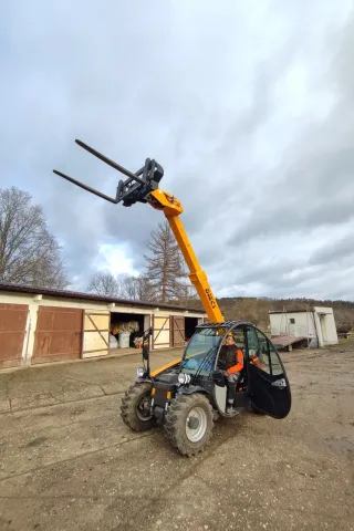Dieci Mini Agri 20.4 Smart dokáže zdvihnout 2 tuny do výšky 4,35 metru.