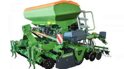 Zelená kombinace Amazone CombiDisc a secího stroje Centaya