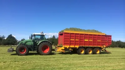 Fendt 936 s návěsem Schuitemaker.