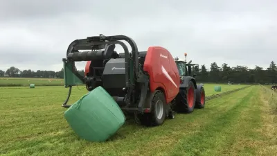 Na jednom podvozku jsou umístěny za sebou dvě komory a balička