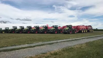 Claas Xerion 5000 a cisterna Nuhn