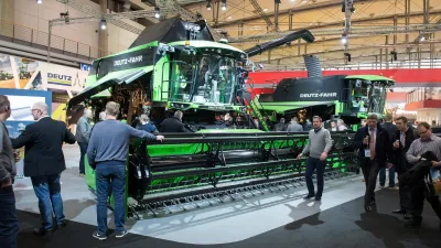 Sklízecí mlátička Deutz-Fahr na výstavě Agritechnica