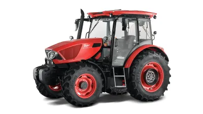 Červený traktor Zetor Proxima GP110 na bílém pozadí
