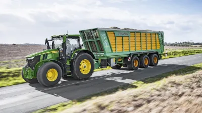 Nová vlajková loď o výkonu až 388 koní v modelové řadě traktorů John Deere 7R