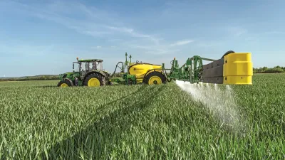 John Deere uvádí na trh nové tažené postřikovače řady R700i