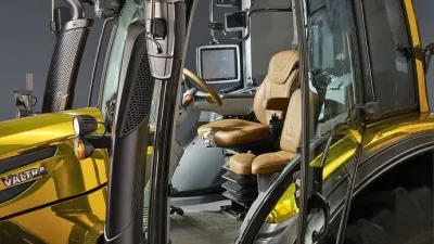 Detail kabiny traktoru Valtra Unlimited