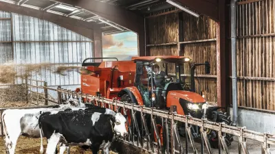 Traktor Kubota M4003 ve stáji