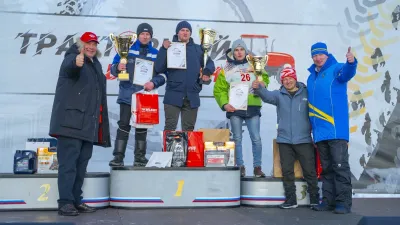 Přesnost a rychlost. Traktorový biatlon z pohledu řidiče. Oblíbené kratochvíle se účastní elita z Ruska a Běloruska. Zdroj foto - Vladimir Oreshko